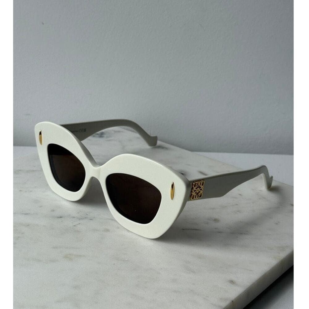 NEW Loewe LW40127I Anagram Thick Sunglasses in White